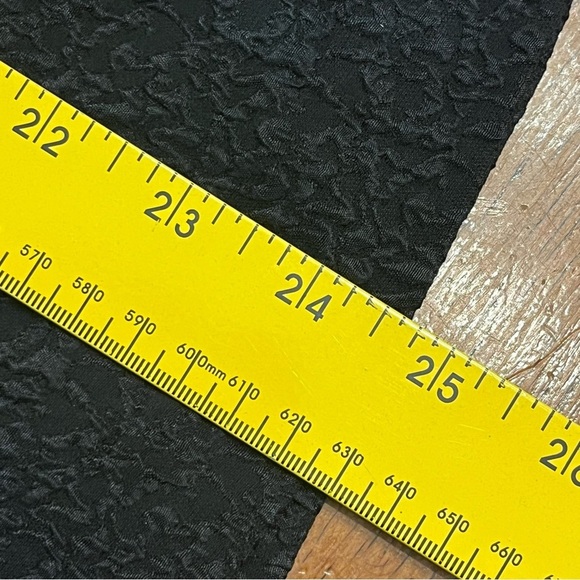 Trina Turk 100% silk black crossover blouse size large - Picture 6 of 9